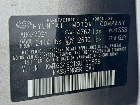 Used 2025 Genesis G70 2.5T RWD image 12