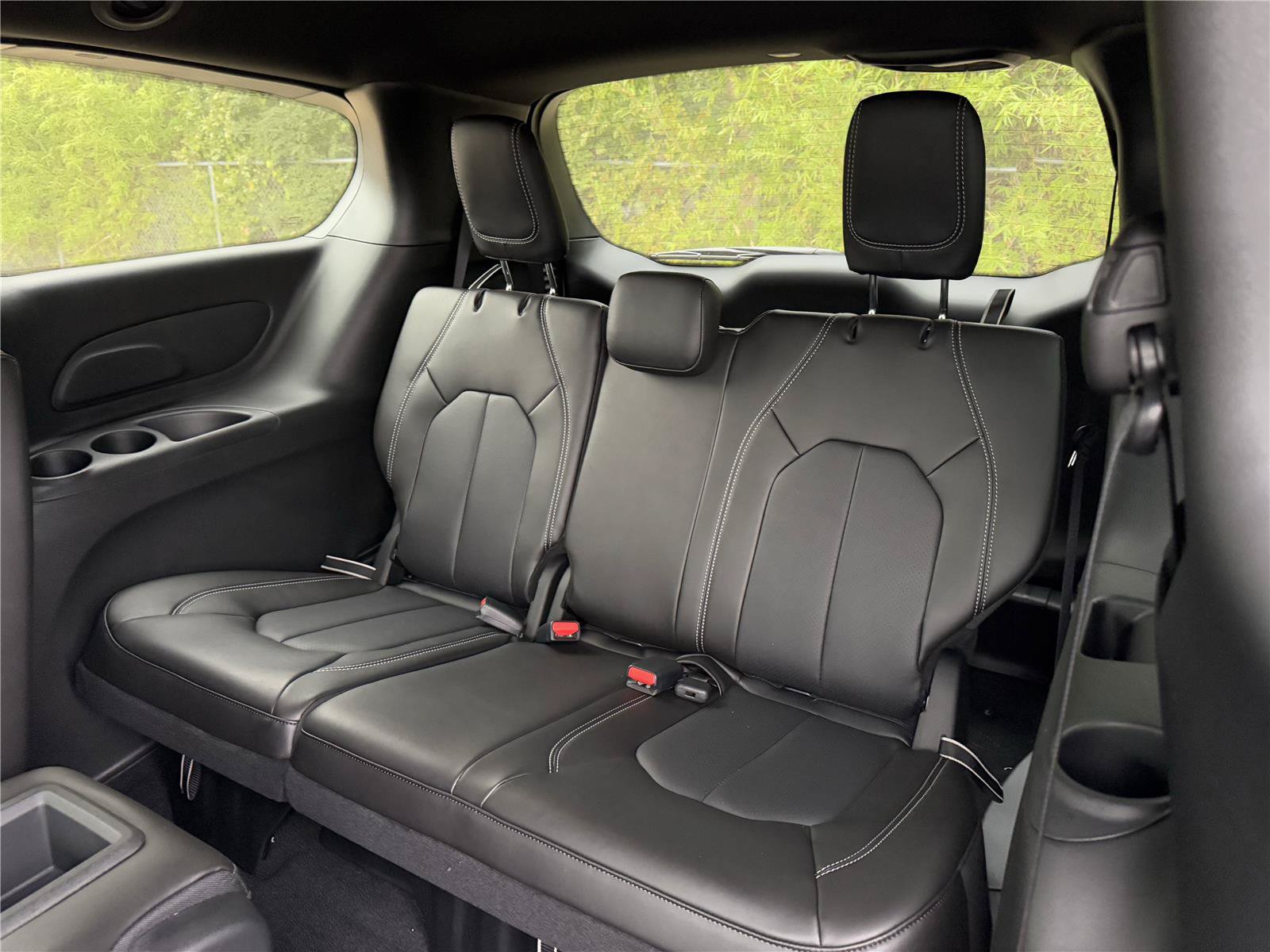 New 2026 Chrysler Pacifica Select w/ S Appearance Package FWD image 17