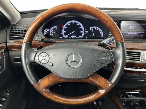 Used 2011 Mercedes-Benz S 550 4MATIC image 11