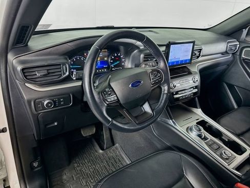 Certified 2020 Ford Explorer XLT w/ Equipment Group 202A image 18