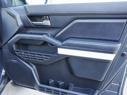 Used 2024 Toyota Tacoma TRD Off-Road image 27