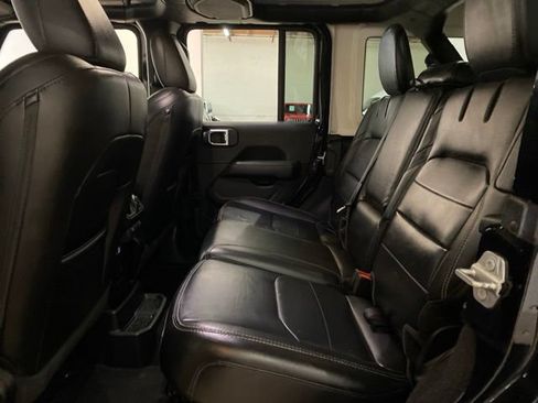 Used 2022 Jeep Wrangler Unlimited Sahara AWD/4WD image 21