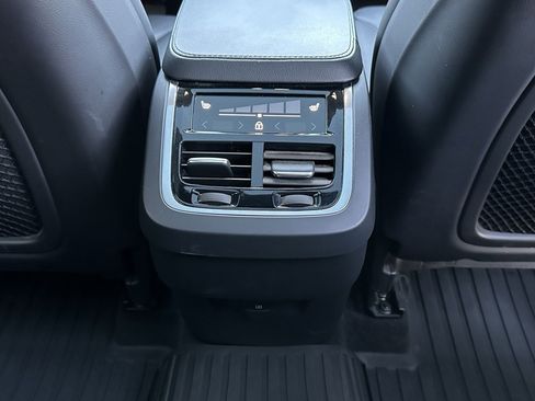 Used 2023 Volvo XC90 B5 Core w/ Protection Package Premier image 23