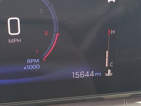 Used 2025 Chevrolet Trax ACTIV w/ Sunroof Package FWD image 11