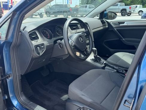 Used 2017 Volkswagen Golf S FWD image 10