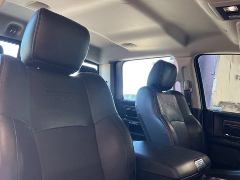 Used 2017 RAM 1500 Laramie w/ Convenience Group AWD/4WD image 16