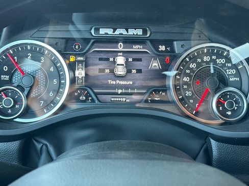 New 2026 RAM 1500 Express AWD/4WD image 22