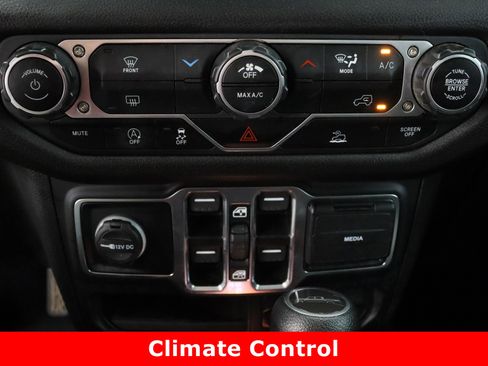 Used 2024 Jeep Gladiator Sport image 19