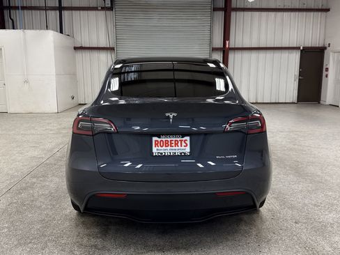 Used 2021 Tesla Model Y Long Range image 12