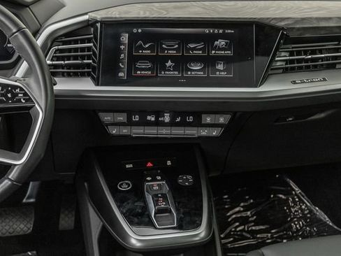 Used 2022 Audi Q4 e-tron Premium Plus image 8