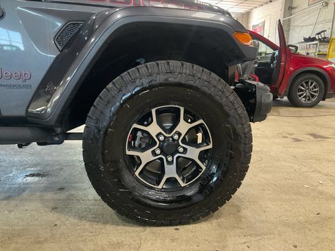 Used 2018 Jeep Wrangler Unlimited Rubicon AWD/4WD image 17