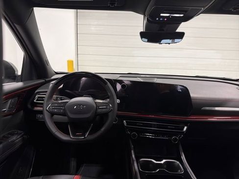 New 2026 Chevrolet Traverse RS image 30