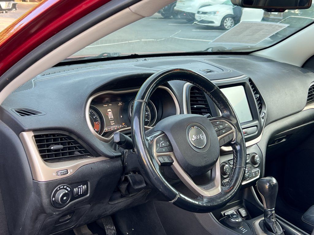 Used 2015 Jeep Cherokee Limited AWD/4WD image 9