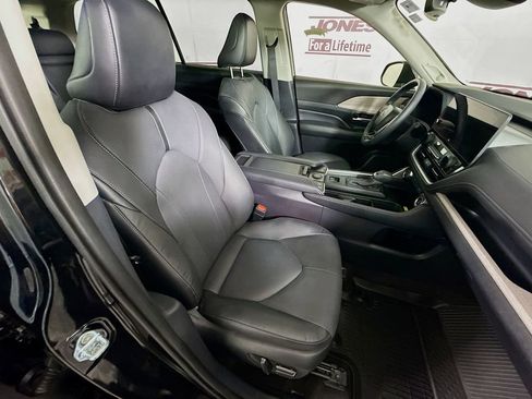 Certified 2024 Toyota Grand Highlander AWD Hybrid image 36