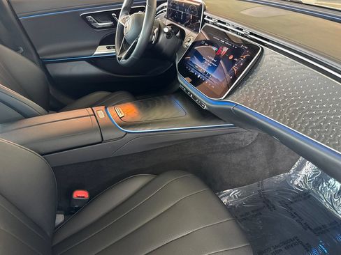 Used 2025 Mercedes-Benz E 350 4MATIC Sedan image 19
