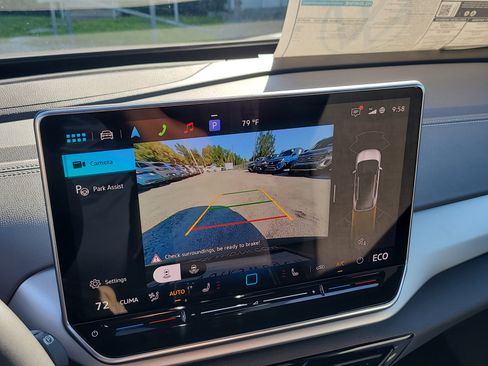 New 2025 Volkswagen ID.4 Pro image 23