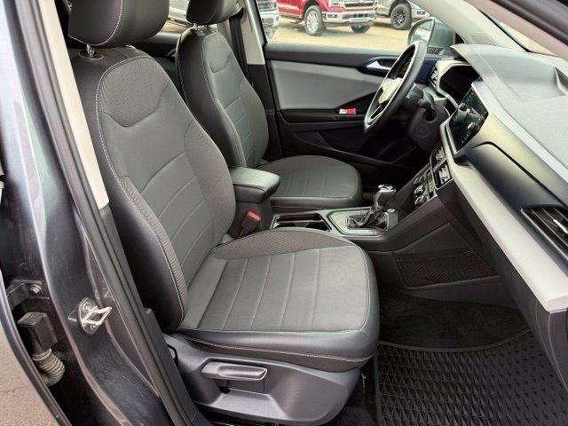 Used 2022 Volkswagen Taos SE FWD image 31