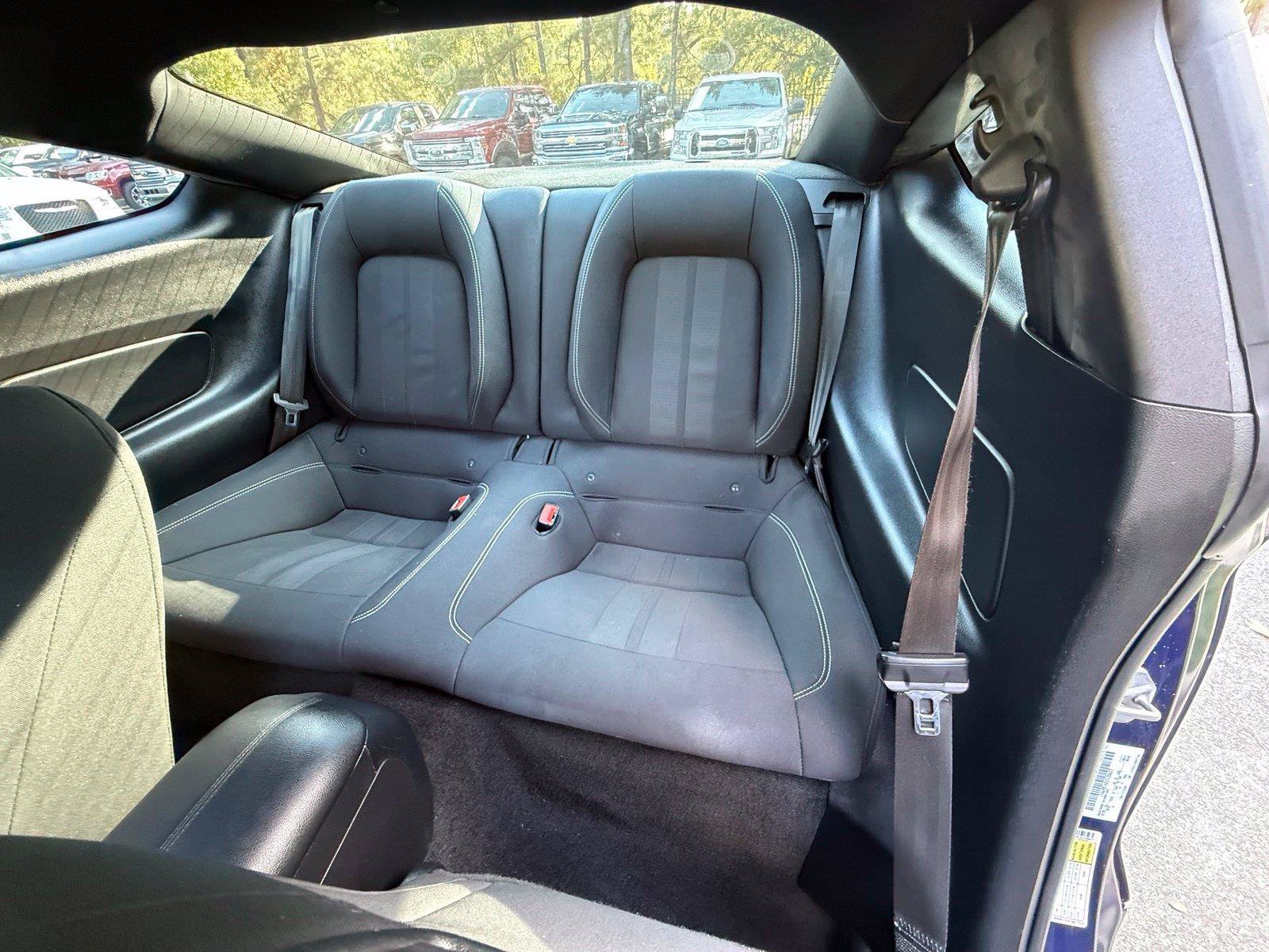 Used 2018 Ford Mustang Coupe RWD image 21