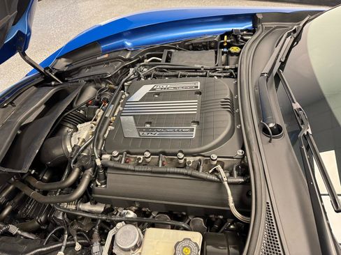 Used 2015 Chevrolet Corvette Z06 w/ 3LZ Preferred Equipment Group RWD image 21