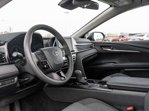 Used 2025 Toyota Camry LE image 18