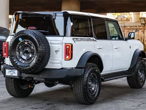 New 2025 Ford Bronco Outer Banks w/ Sasquatch Package image 4