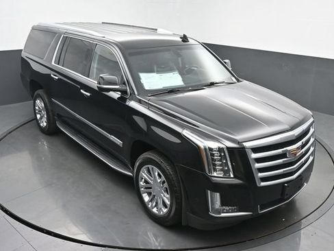Used 2018 Cadillac Escalade ESV 4WD image 44