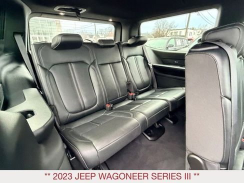 Used 2023 Jeep Wagoneer Series III w/ Preferred Equipment Group image 19