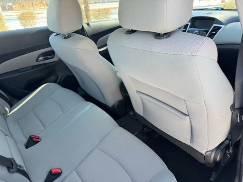 Used 2014 Chevrolet Cruze LT image 21