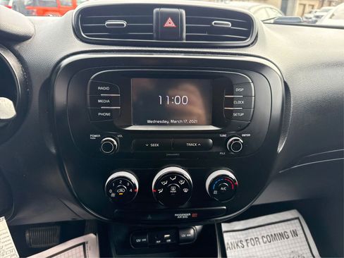 Used 2019 Kia Soul image 14