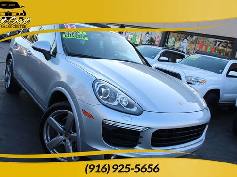 Used 2018 Porsche Cayenne Platinum Edition image 1