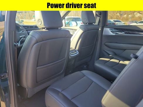 Used 2025 Cadillac XT6 Premium Luxury w/ Technology Package image 28