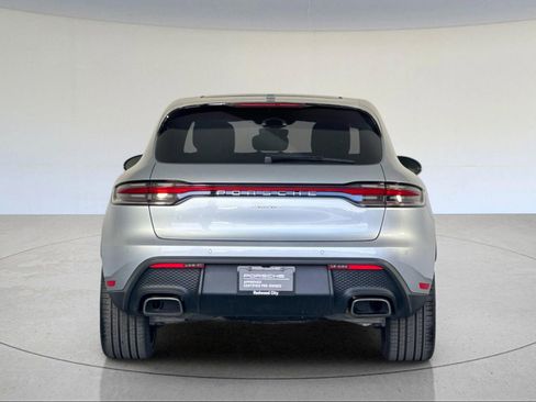 Certified 2025 Porsche Macan image 7