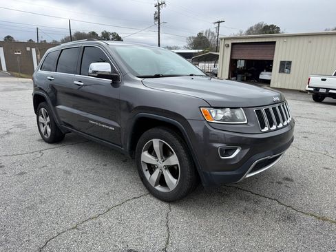 Used 2015 Jeep Grand Cherokee Limited w/ Trailer Tow Group IV image 3