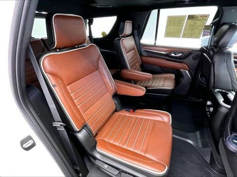 Used 2023 GMC Yukon Denali Ultimate AWD/4WD image 18
