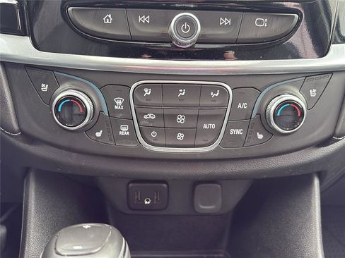 Used 2019 Chevrolet Traverse High Country AWD/4WD image 17