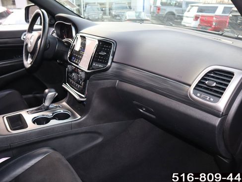 Used 2019 Jeep Grand Cherokee Altitude image 24