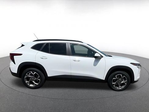 Used 2025 Chevrolet Trax LT w/ LT Convenience Package FWD image 16