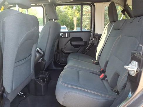 Used 2024 Jeep Wrangler Sport S image 9