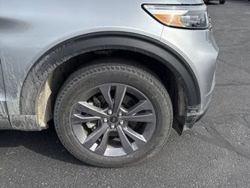 Used 2024 Ford Explorer XLT w/ Equipment Group 202A image 1