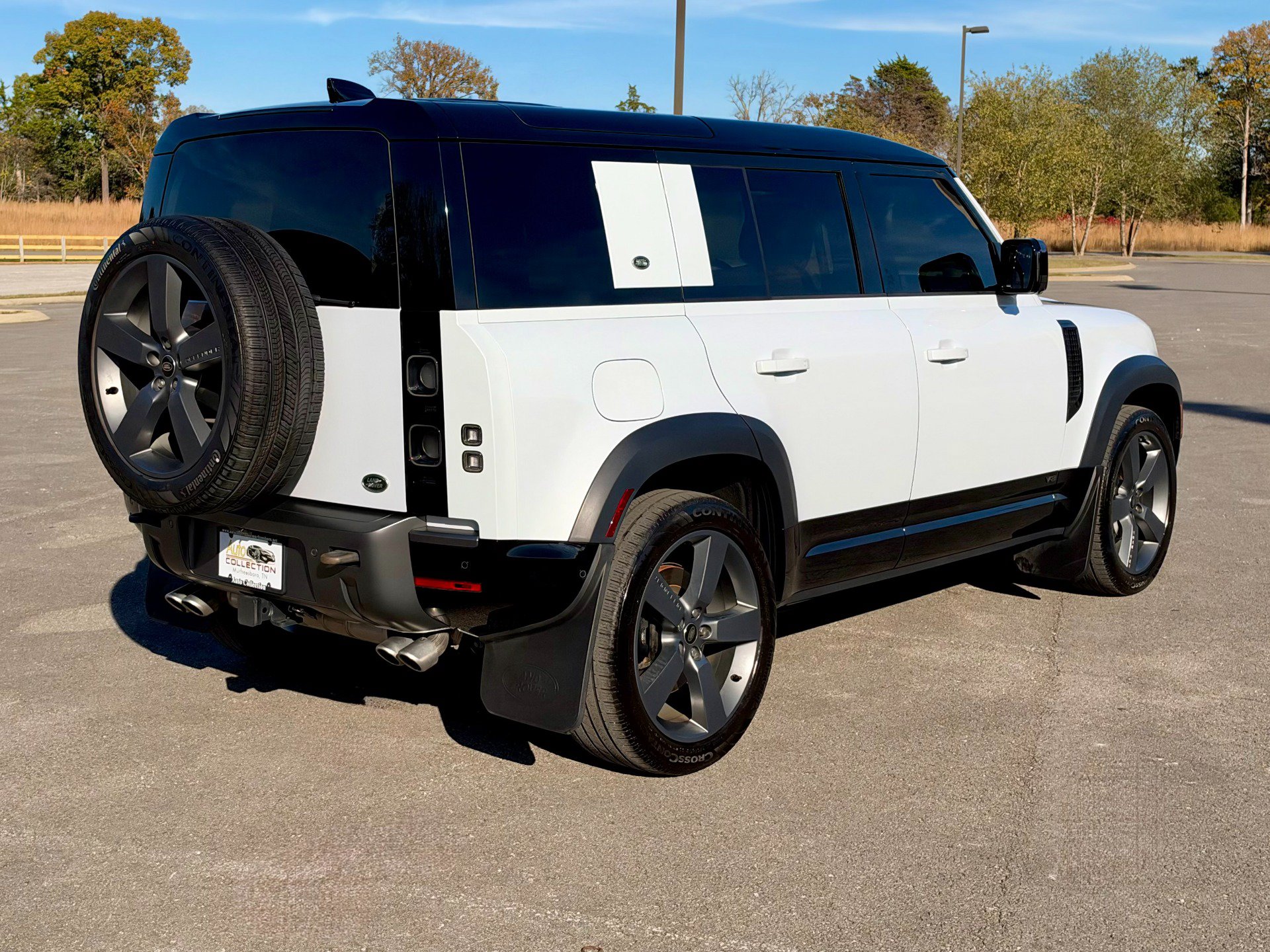 Used 2023 Land Rover Defender 110 AWD/4WD image 3