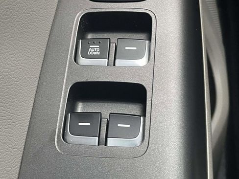 Used 2021 Kia Sportage LX image 11