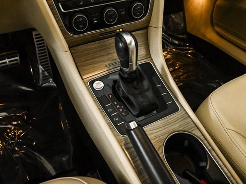 Used 2017 Volkswagen Passat 1.8T SEL Premium image 12