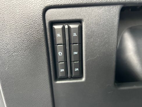 Used 2022 Ford Expedition Platinum image 18