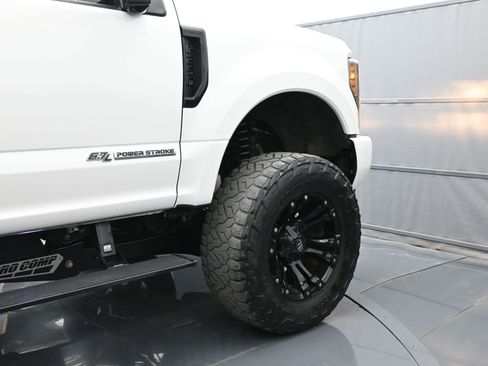 Used 2019 Ford F250 Lariat w/ Lariat Ultimate Package image 49