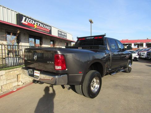 Used 2018 RAM 3500 Big Horn w/ Max Tow Package image 4