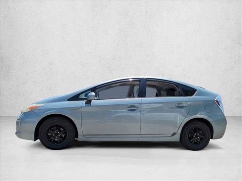 Used 2013 Toyota Prius Two FWD image 2