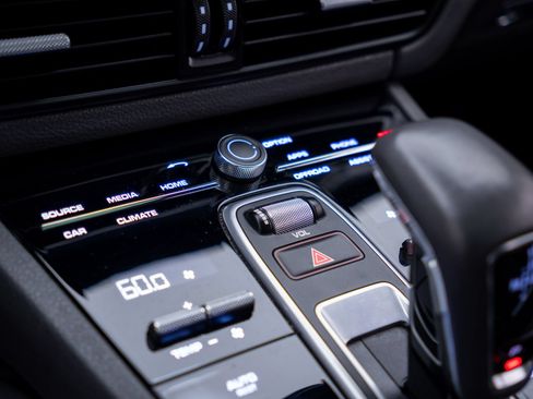 Certified 2023 Porsche Cayenne Platinum Edition AWD/4WD image 26