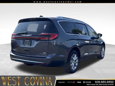 Used 2021 Chrysler Pacifica Touring-L w/ Premium & Safety Sphere Group AWD/4WD image 11