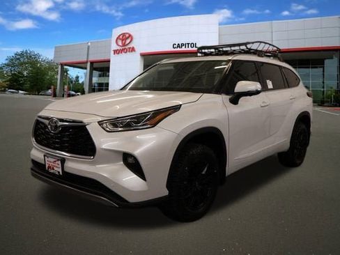 New 2026 Toyota Highlander Platinum image 5