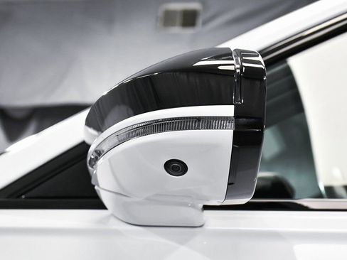 Used 2022 Audi S8 w/ S8 Comfort Plus Package image 96